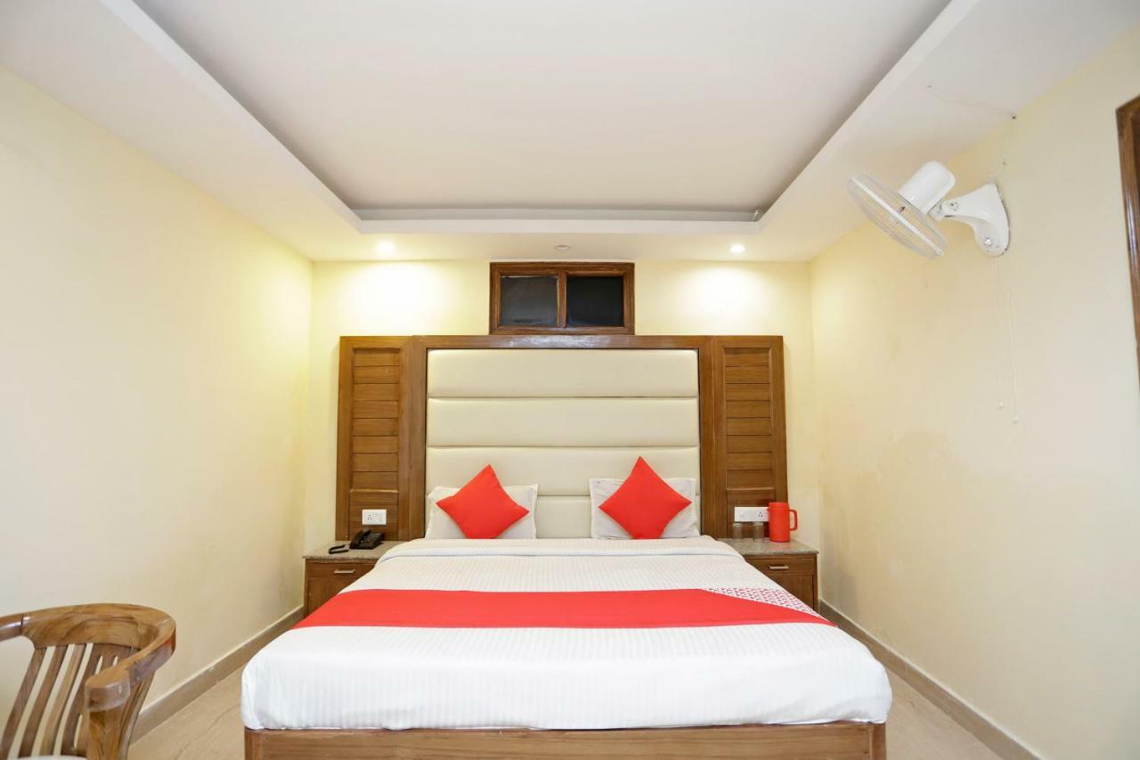 Oyo 39066 Hotel Star View 穆索里 外观 照片