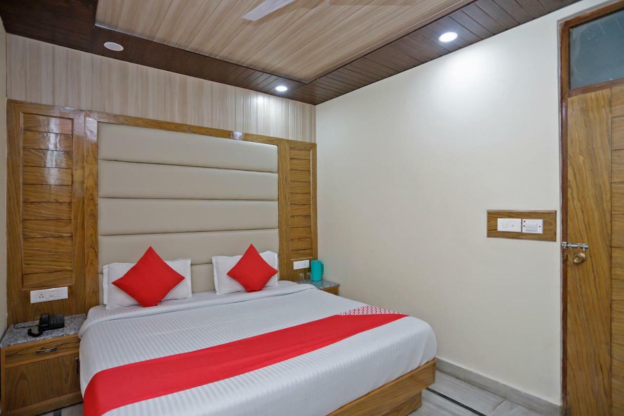 Oyo 39066 Hotel Star View 穆索里 外观 照片