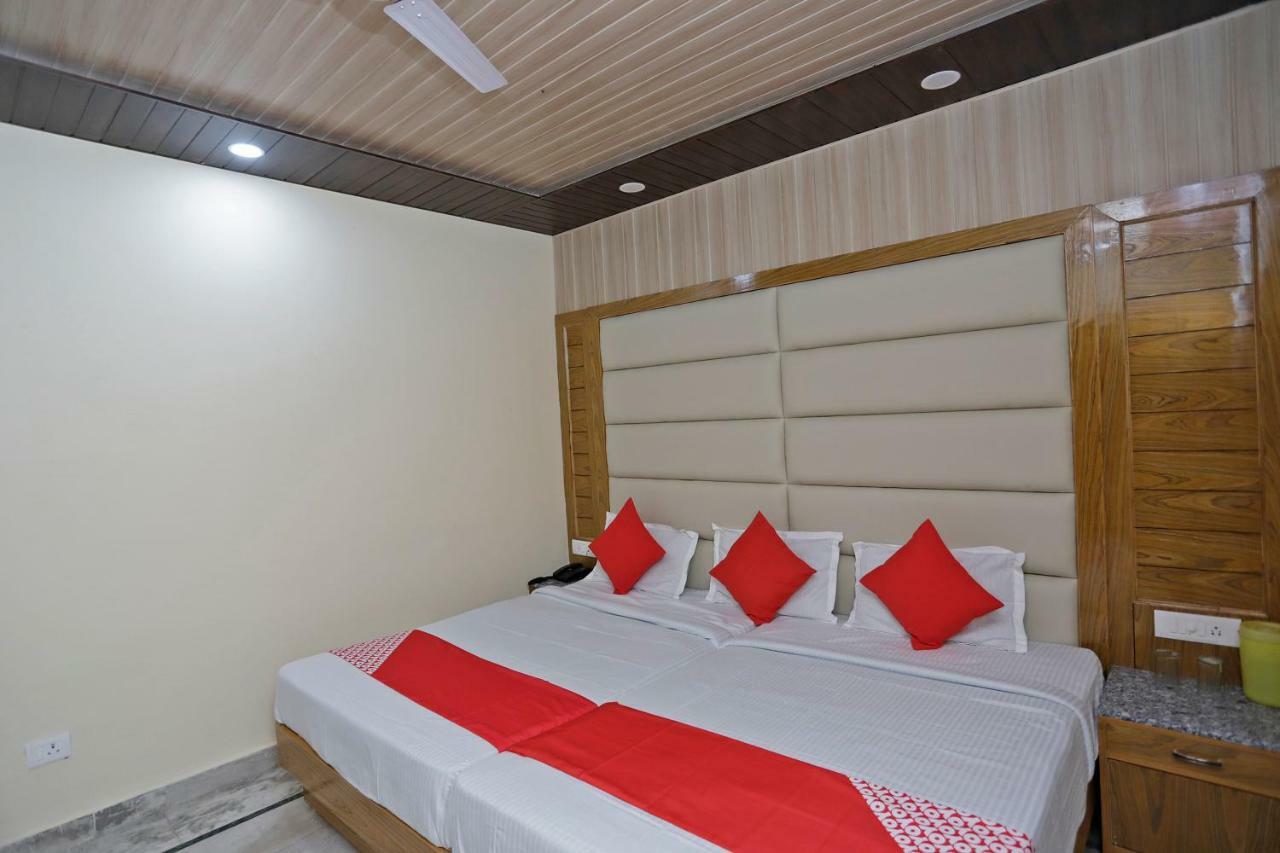Oyo 39066 Hotel Star View 穆索里 外观 照片