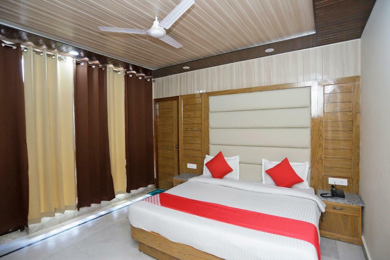 Oyo 39066 Hotel Star View 穆索里 外观 照片