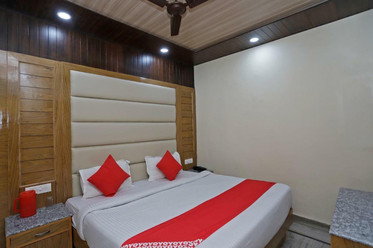 Oyo 39066 Hotel Star View 穆索里 外观 照片