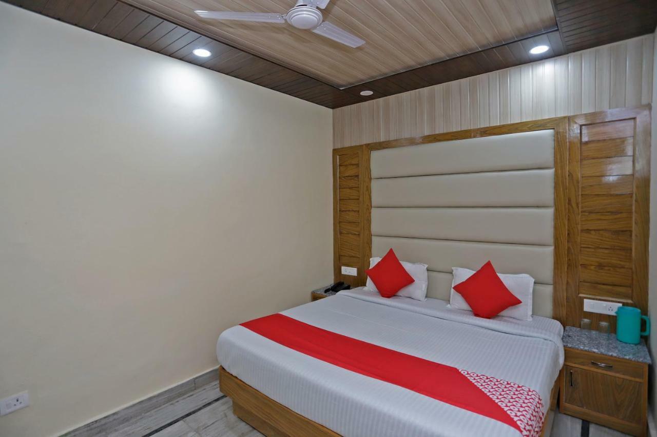 Oyo 39066 Hotel Star View 穆索里 外观 照片