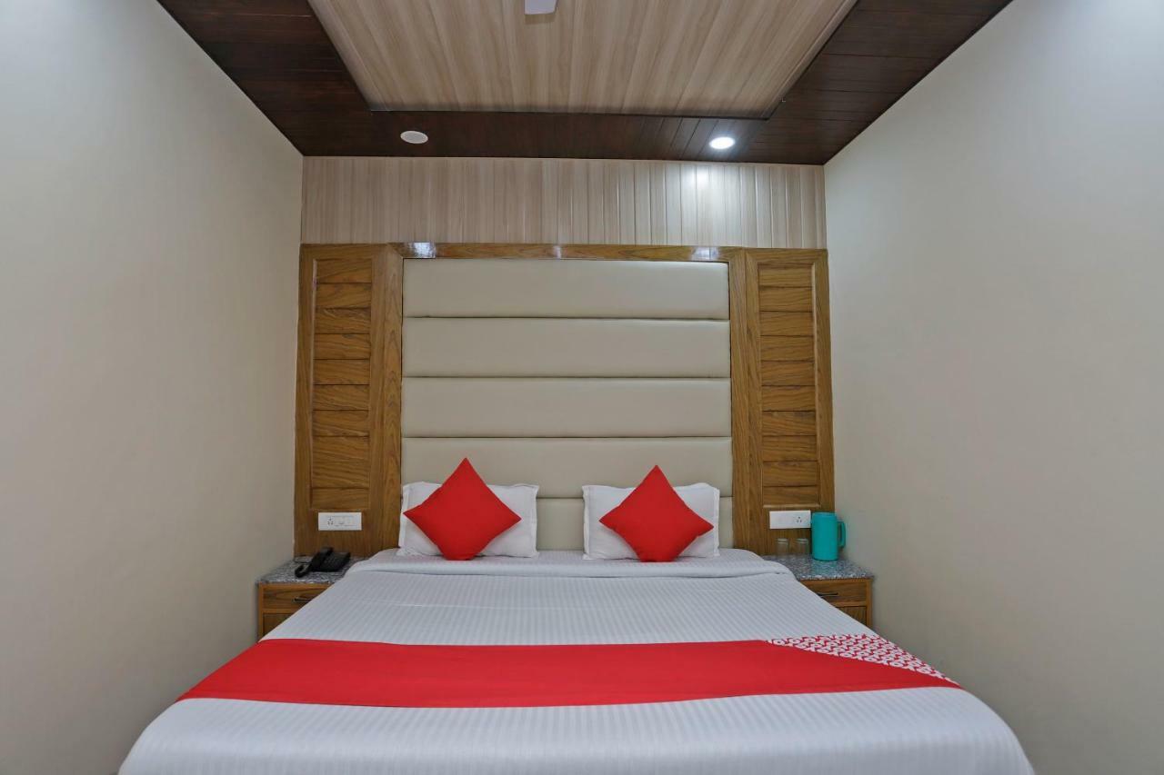Oyo 39066 Hotel Star View 穆索里 外观 照片