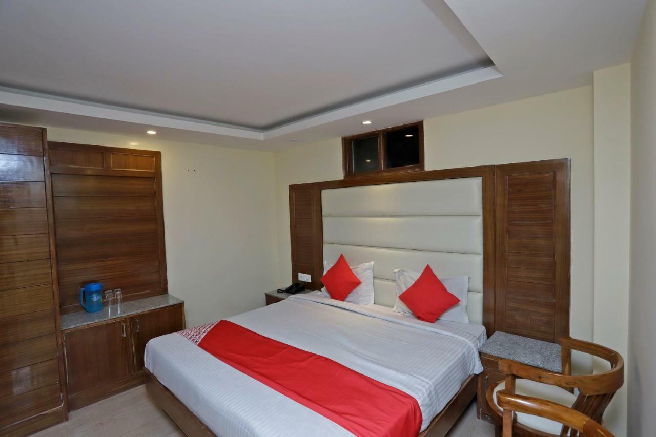 Oyo 39066 Hotel Star View 穆索里 外观 照片