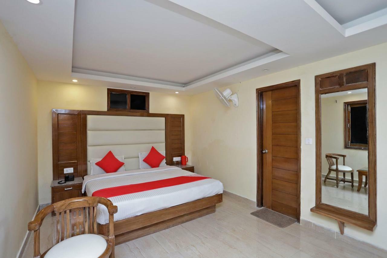 Oyo 39066 Hotel Star View 穆索里 外观 照片