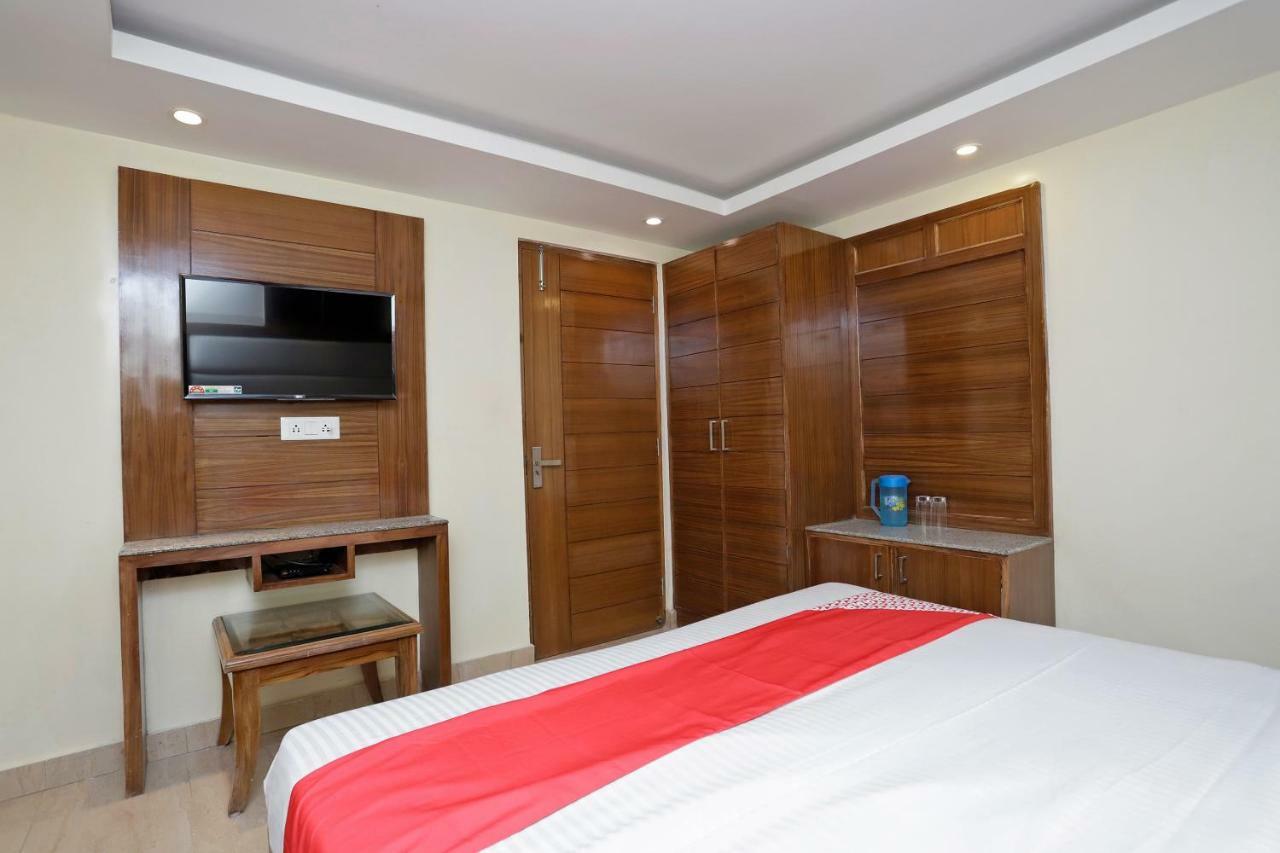 Oyo 39066 Hotel Star View 穆索里 外观 照片