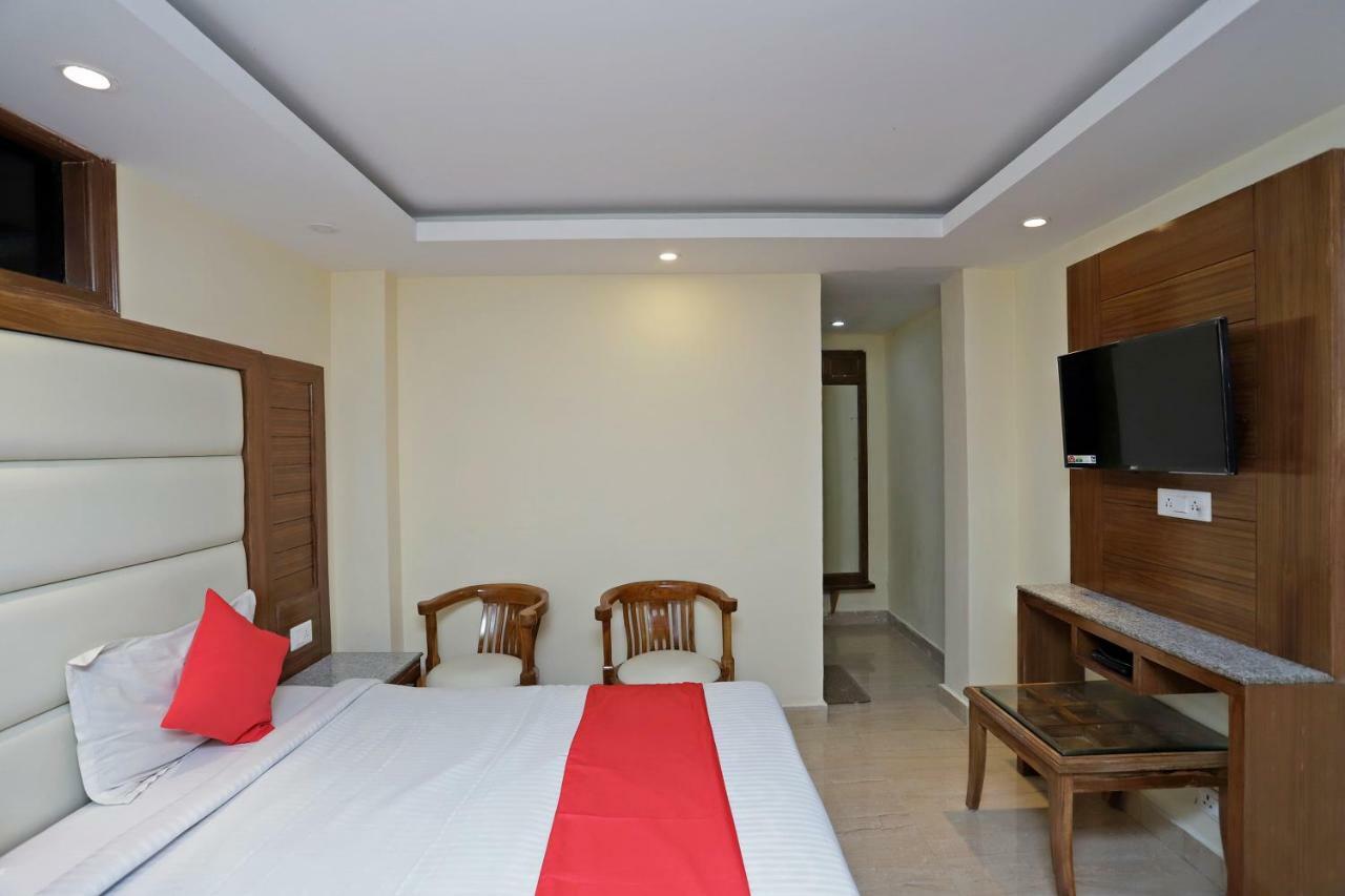 Oyo 39066 Hotel Star View 穆索里 外观 照片