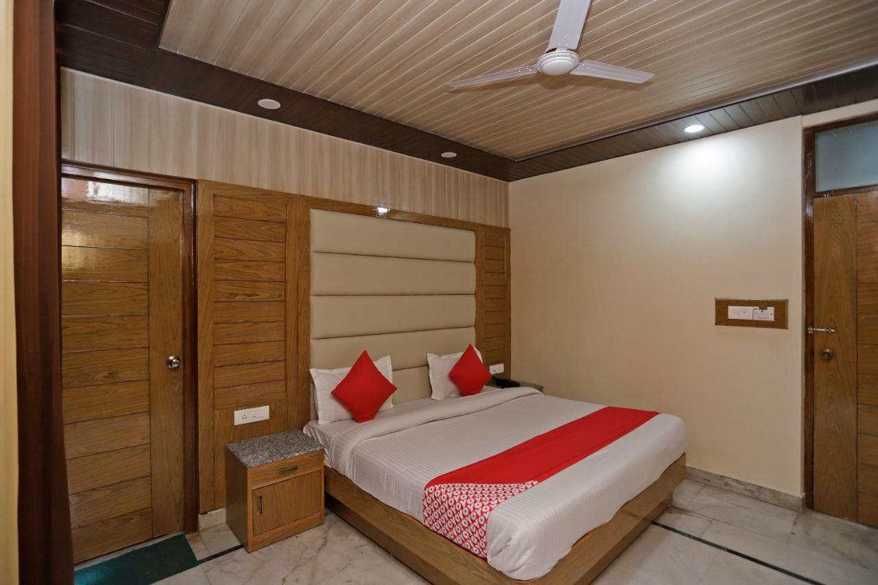Oyo 39066 Hotel Star View 穆索里 外观 照片