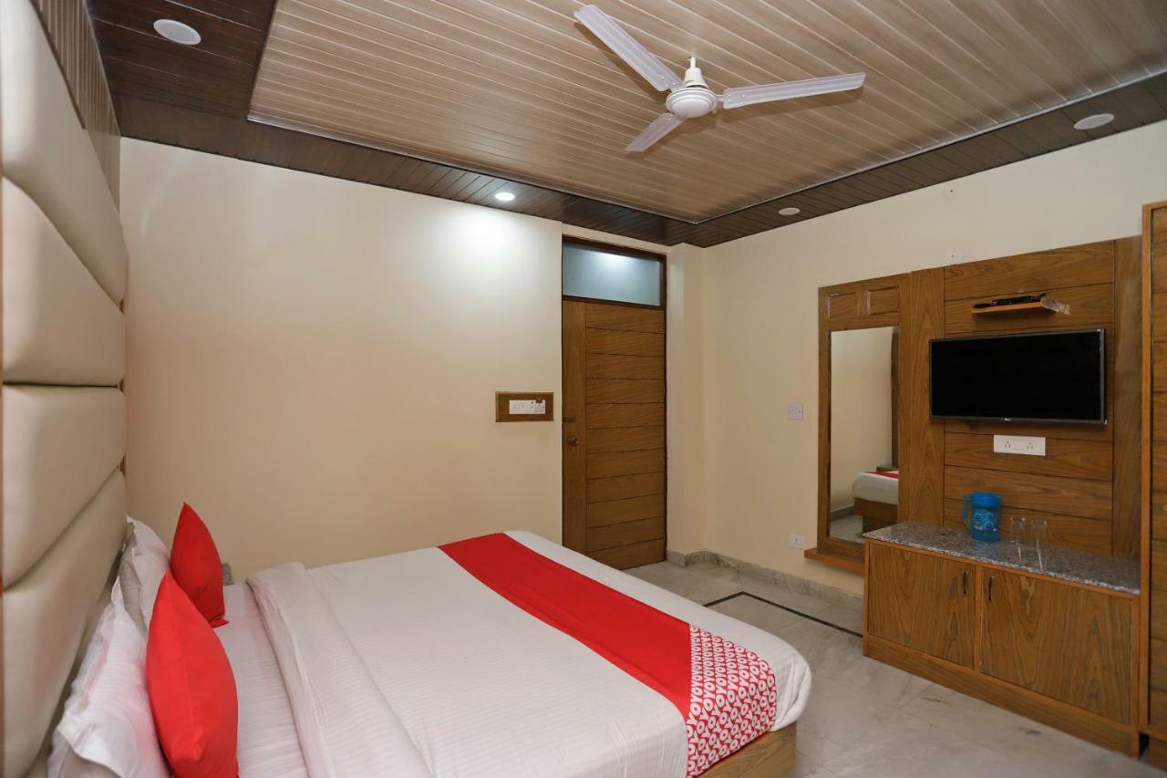 Oyo 39066 Hotel Star View 穆索里 外观 照片
